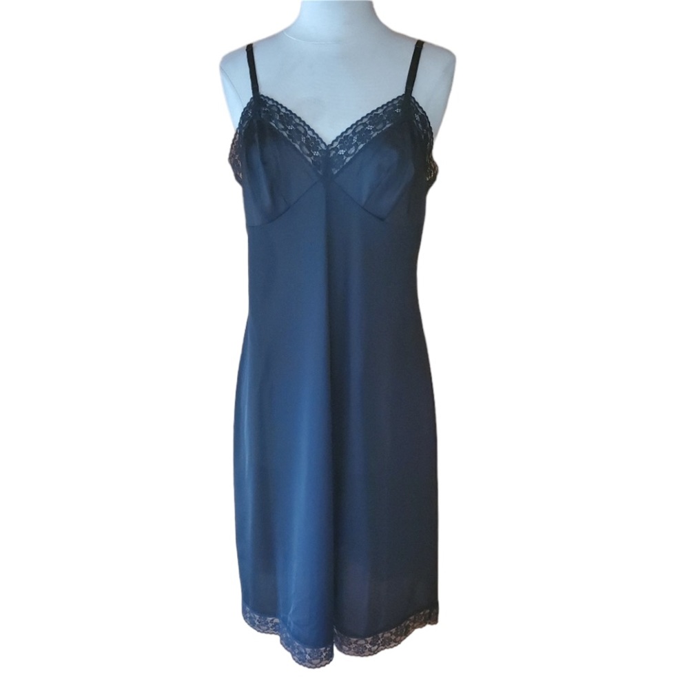 Vintage Vanity Fair Black Lace Trim Slip/Nightgown